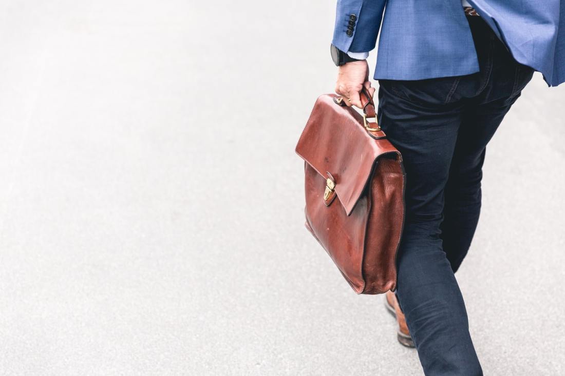 briefcase_unsplash
