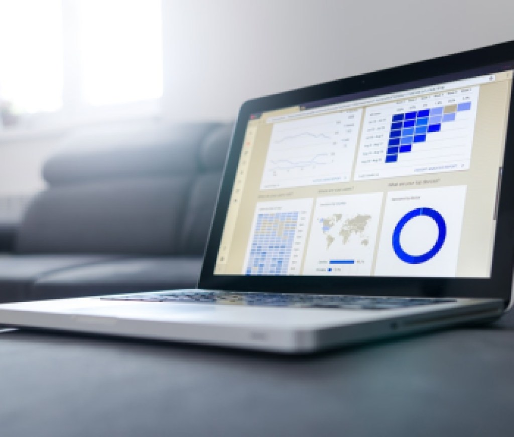 laptop_graph_unsplash