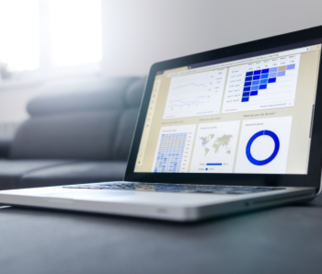 laptop_graph_unsplash