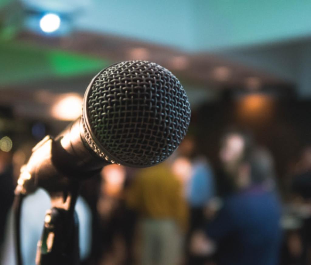 microphone_unsplash