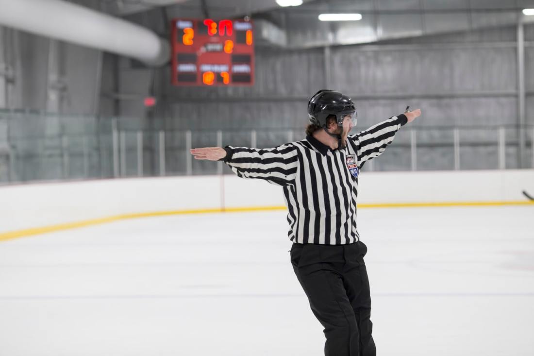 referee2_unsplash