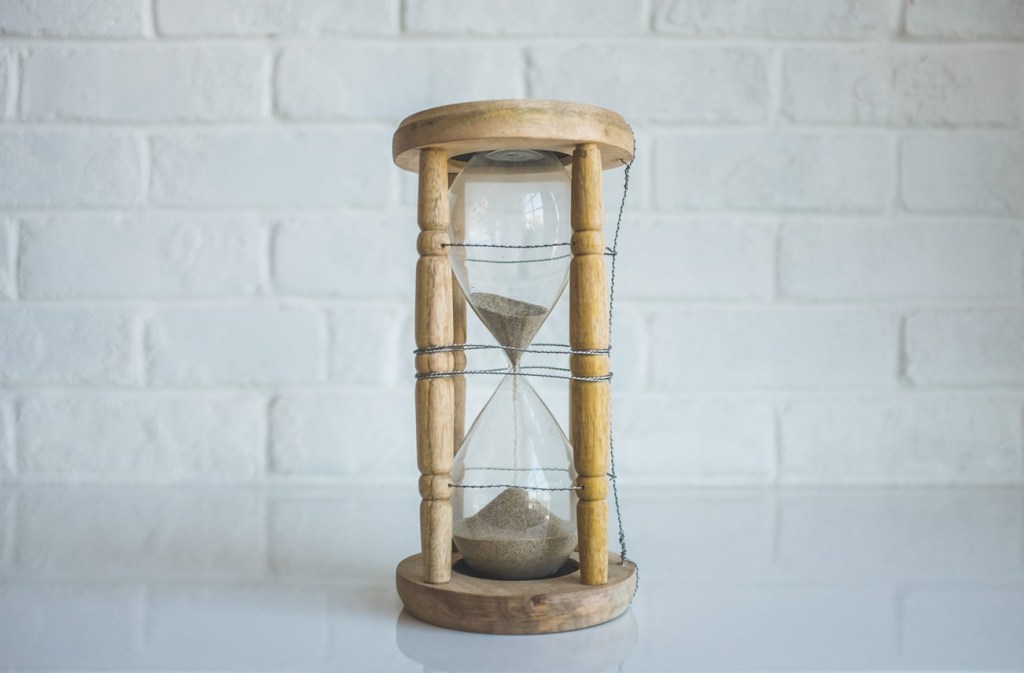 hourglass_unsplash